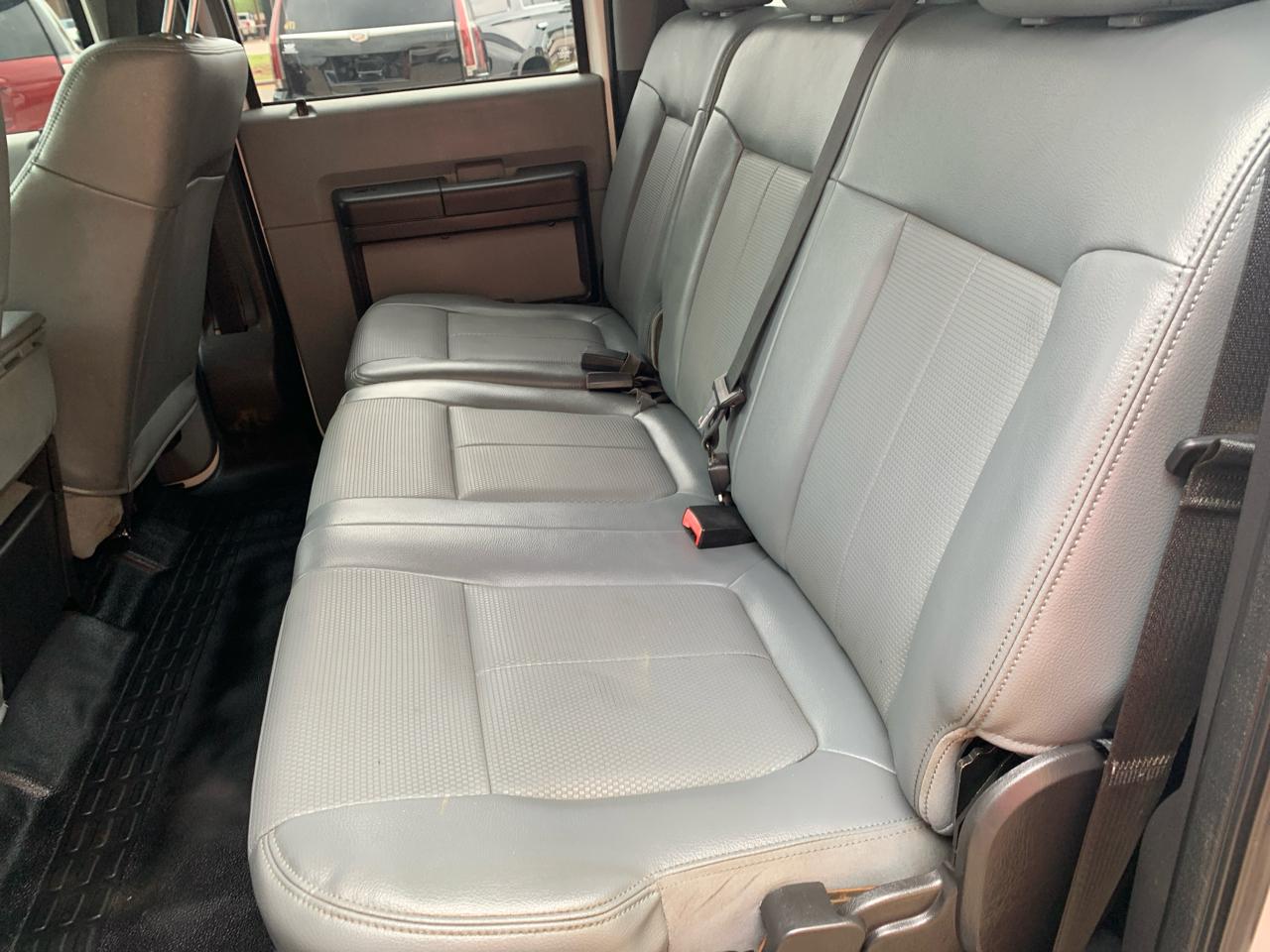 Ford Super Duty F-350 DRW 4WD Crew Cab 176" WB 60" CA XL 2015