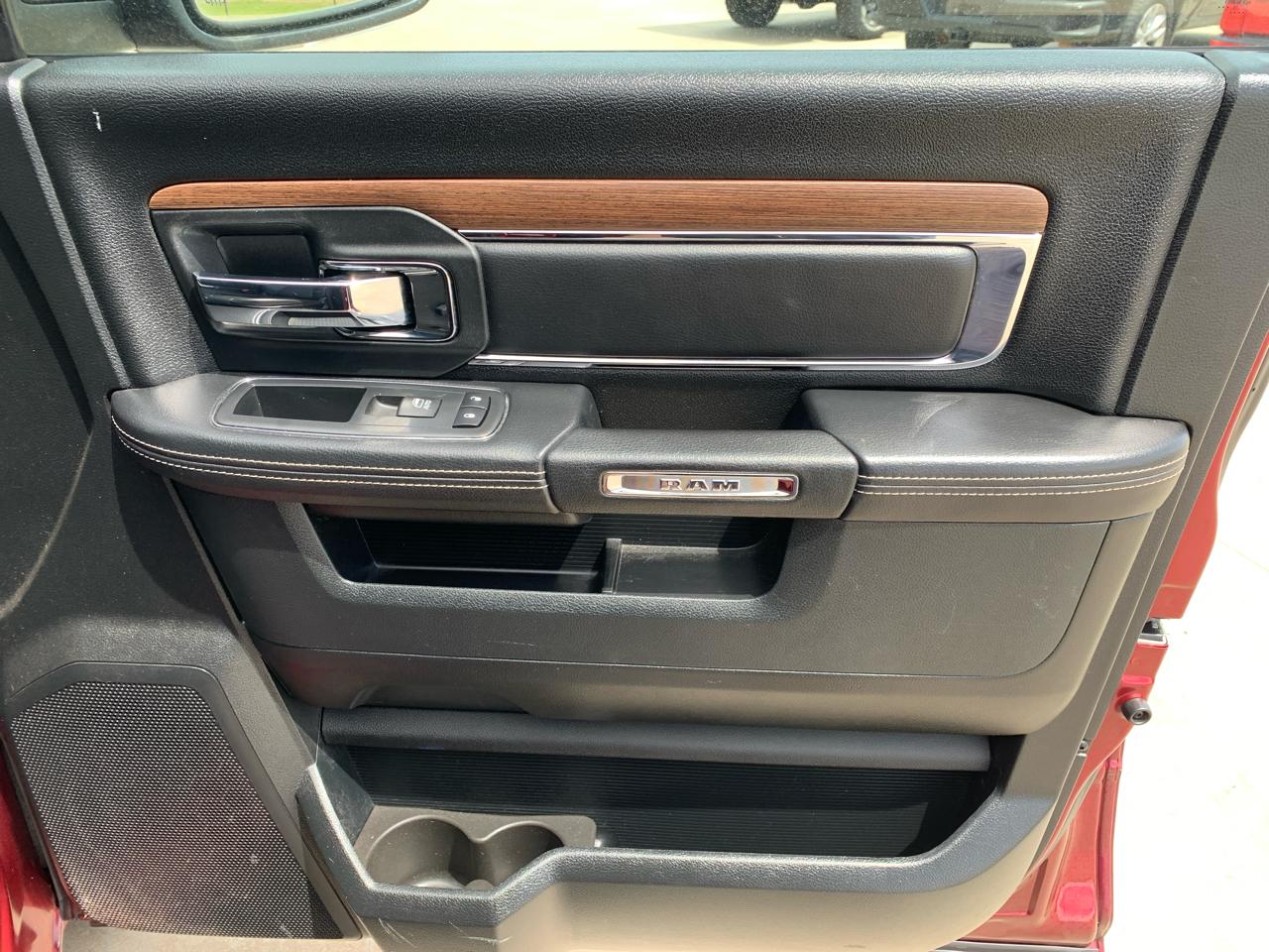 RAM 1500 Laramie 4x4 Crew Cab 5'7" Box 2017