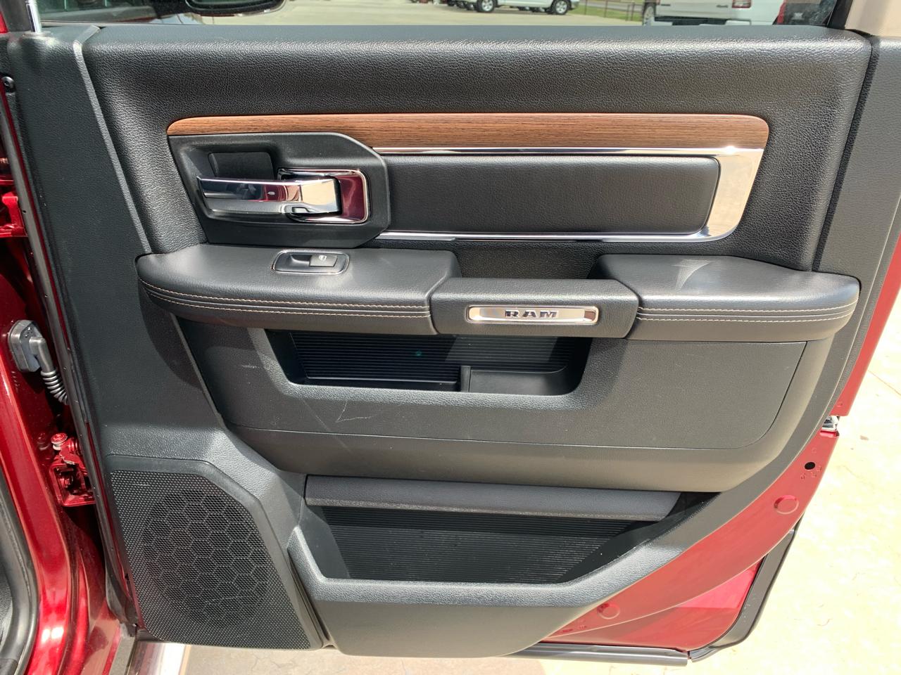 RAM 1500 Laramie 4x4 Crew Cab 5'7" Box 2017