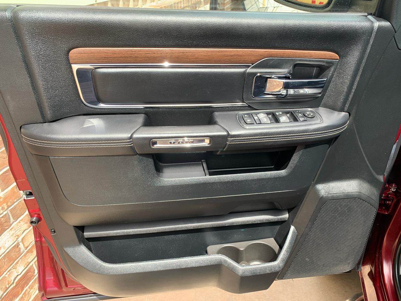 RAM 1500 Laramie 4x4 Crew Cab 5'7" Box 2017