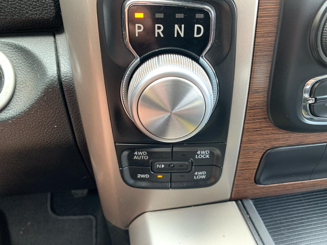 RAM 1500 Laramie 4x4 Crew Cab 5'7" Box 2017