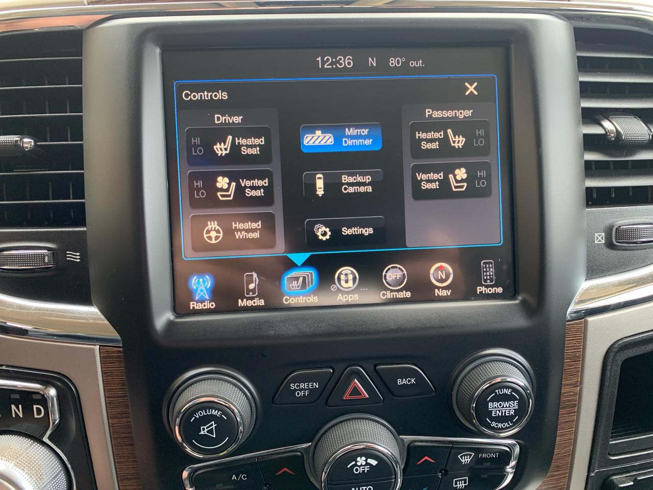 RAM 1500 Laramie 4x4 Crew Cab 5'7" Box 2017