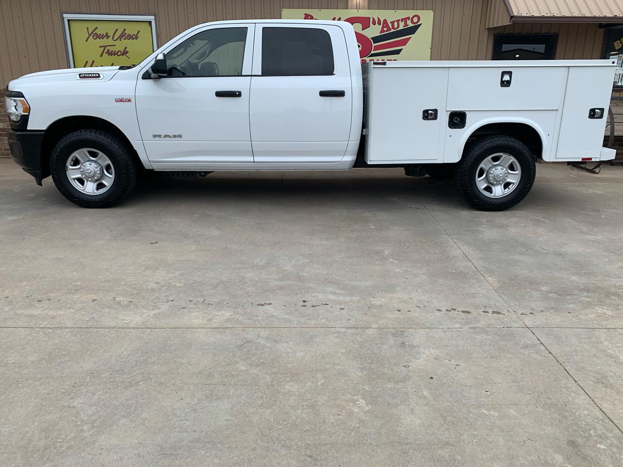 RAM 2500 Tradesman 4x2 Crew Cab 8' Box 2020