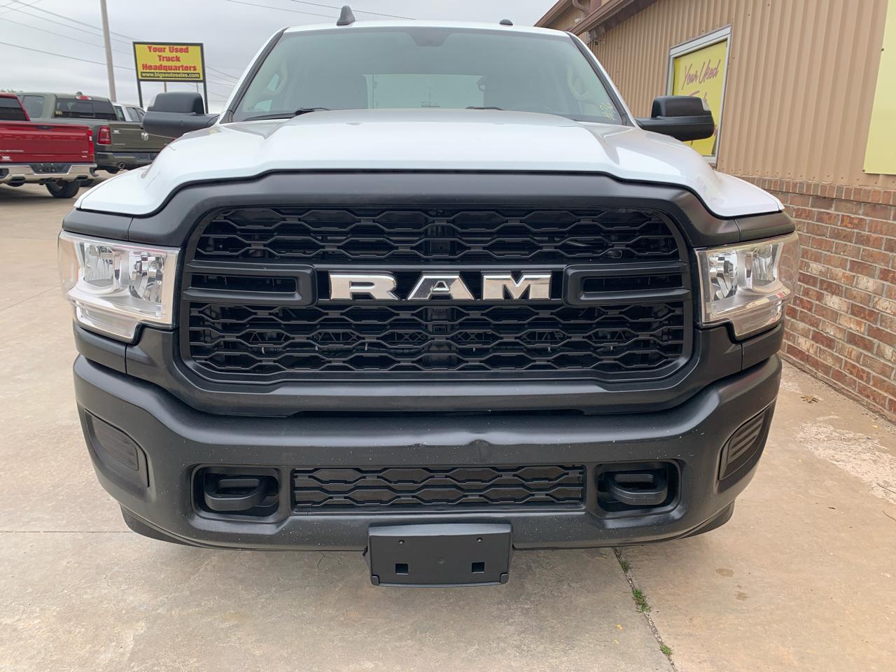 RAM 2500 Tradesman 4x2 Crew Cab 8' Box 2020