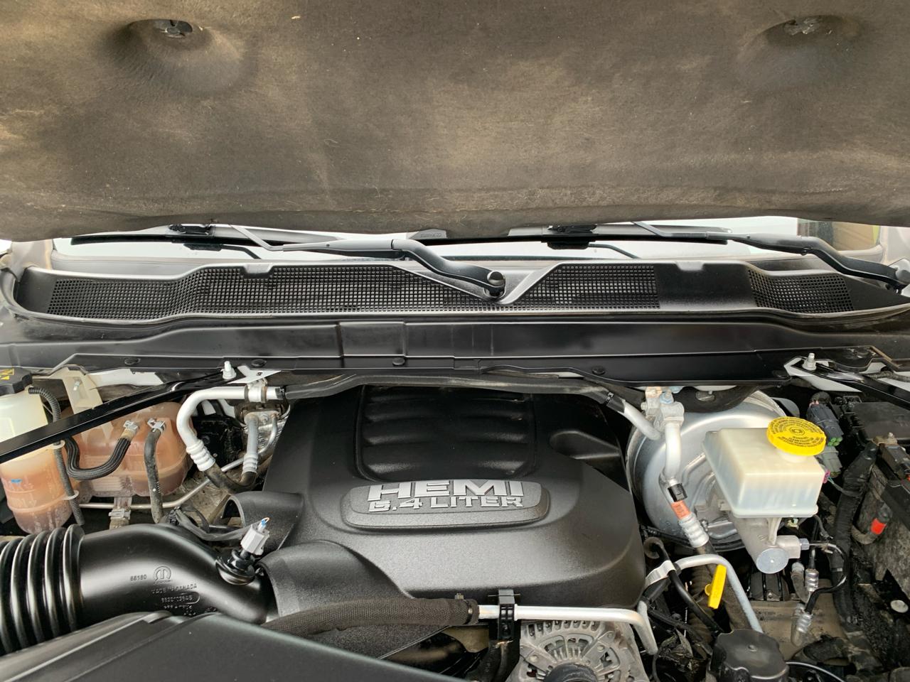 RAM 2500 Tradesman 4x2 Crew Cab 8' Box 2020