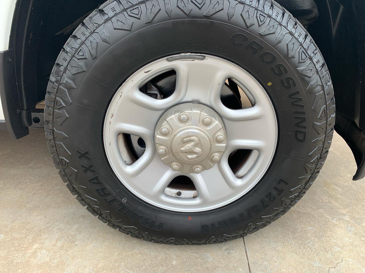 RAM 2500 Tradesman 4x2 Crew Cab 8' Box 2020