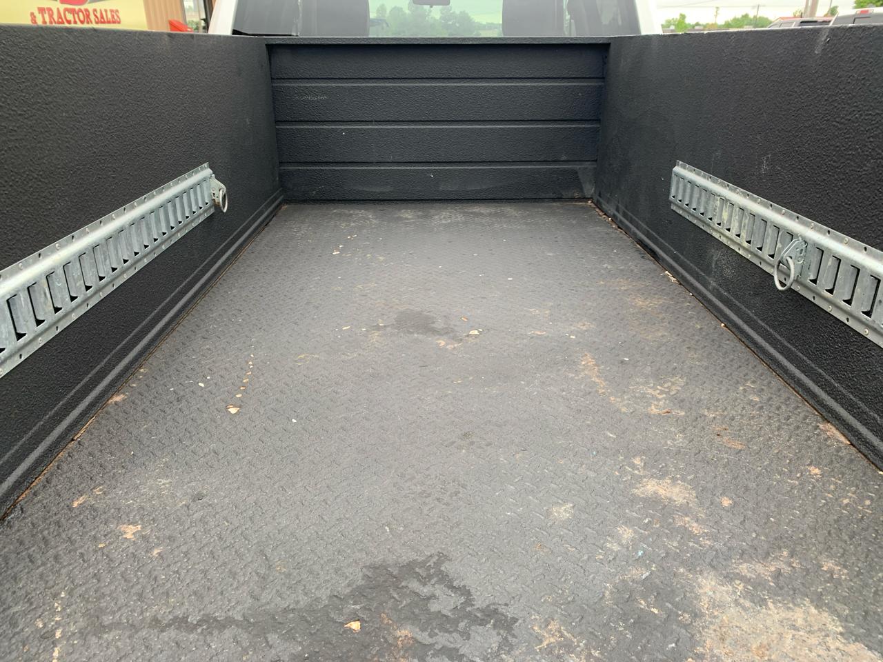 RAM 2500 Tradesman 4x2 Crew Cab 8' Box 2020