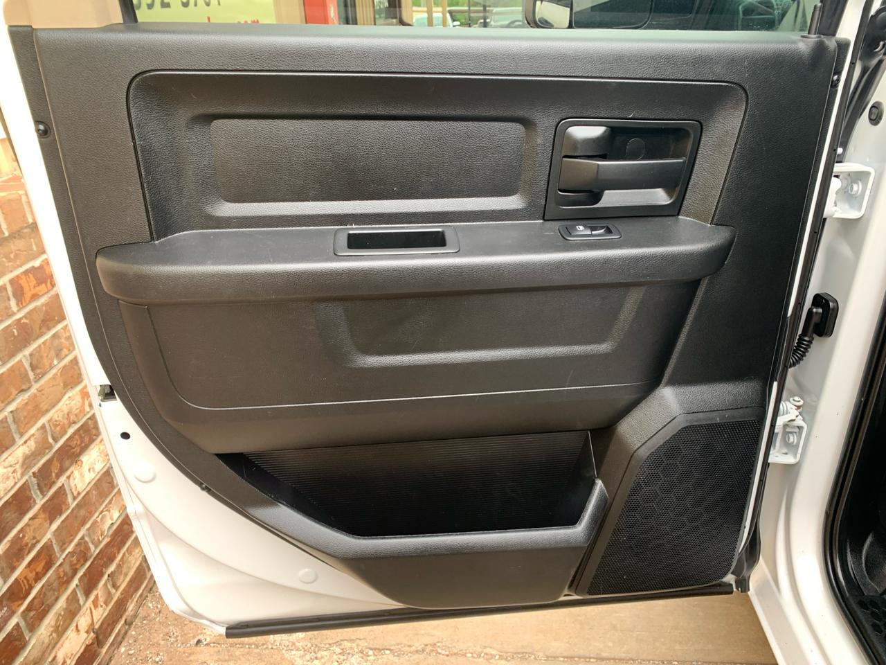 RAM 2500 Tradesman 4x2 Crew Cab 8' Box 2020