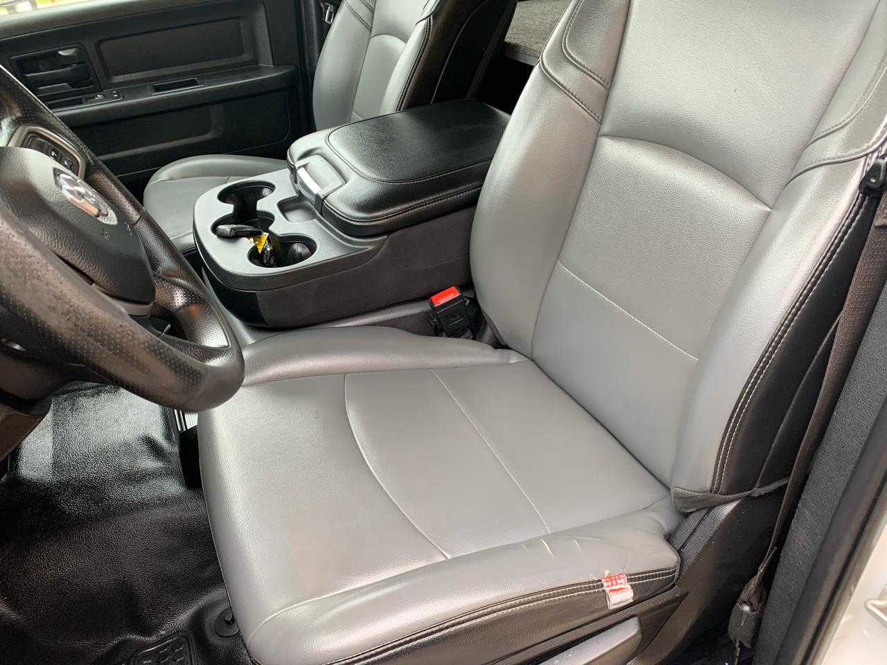 RAM 2500 Tradesman 4x2 Crew Cab 8' Box 2020