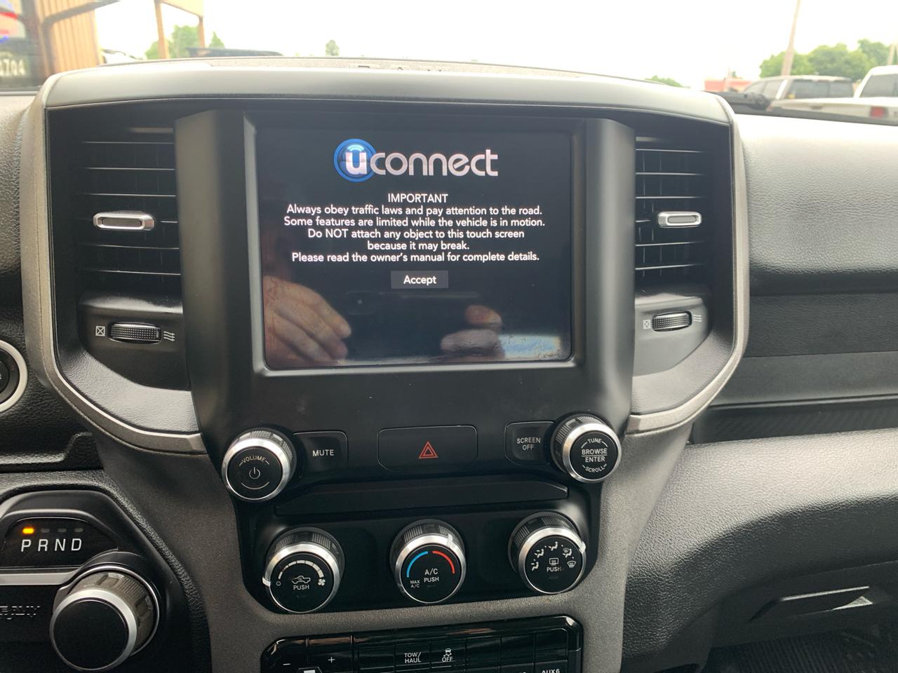 RAM 2500 Tradesman 4x2 Crew Cab 8' Box 2020