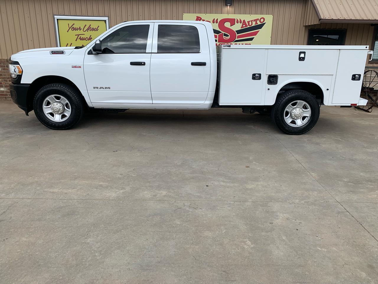 RAM 2500 Tradesman 4x2 Crew Cab 8' Box 2020