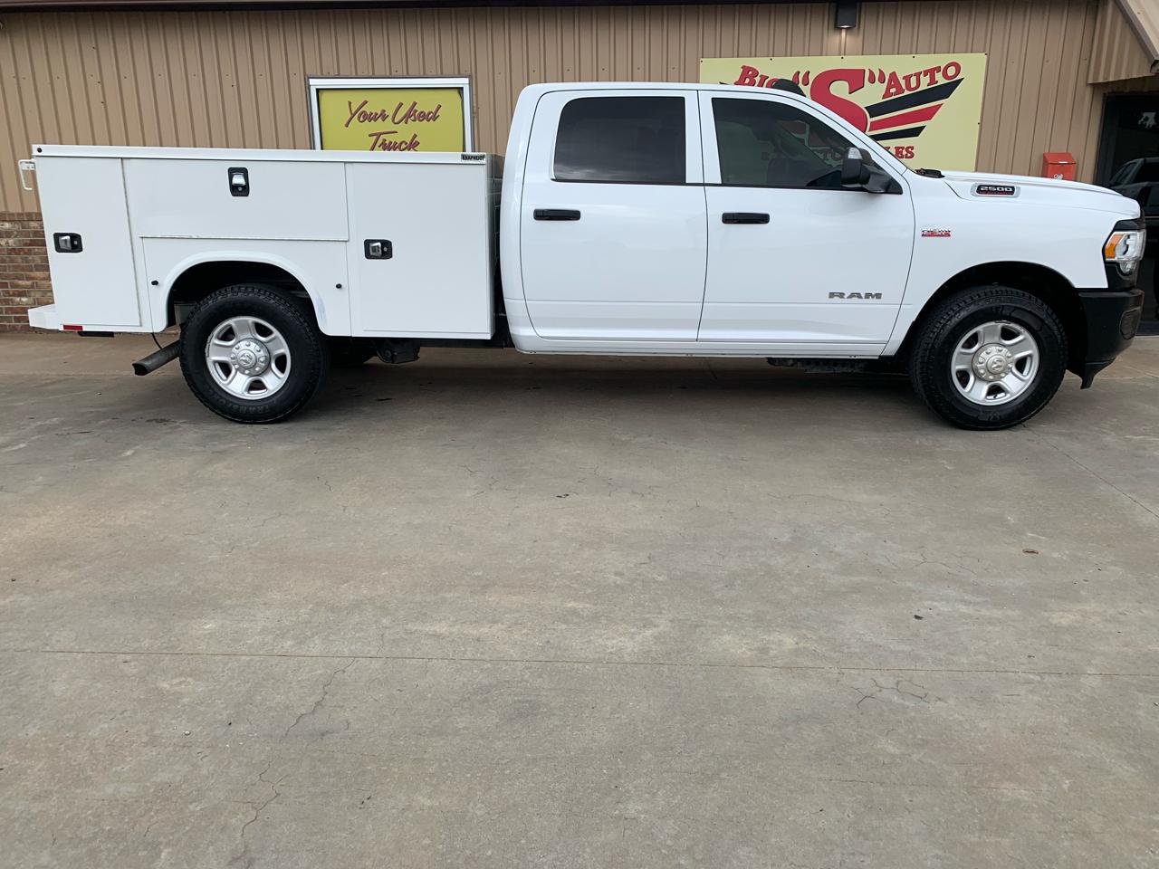 RAM 2500 Tradesman 4x2 Crew Cab 8' Box 2020