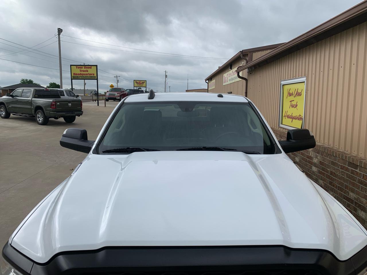 RAM 2500 Tradesman 4x2 Crew Cab 8' Box 2020