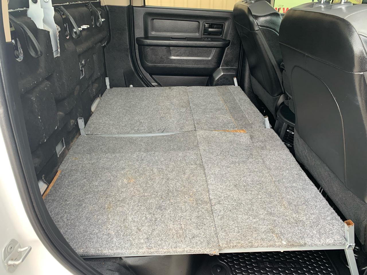 RAM 2500 Tradesman 4x2 Crew Cab 8' Box 2020