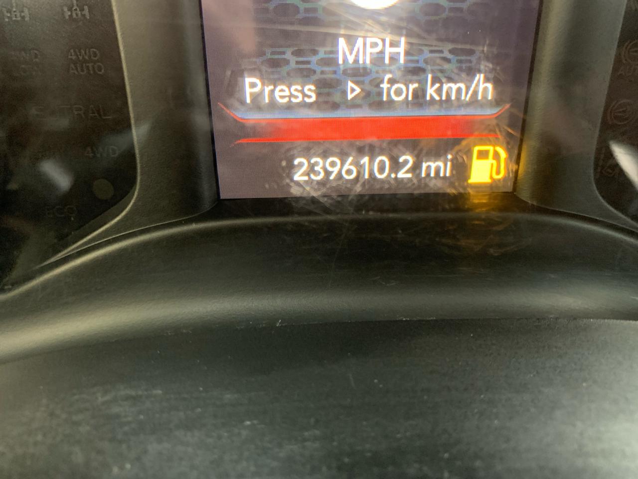 RAM 2500 Tradesman 4x2 Crew Cab 8' Box 2020