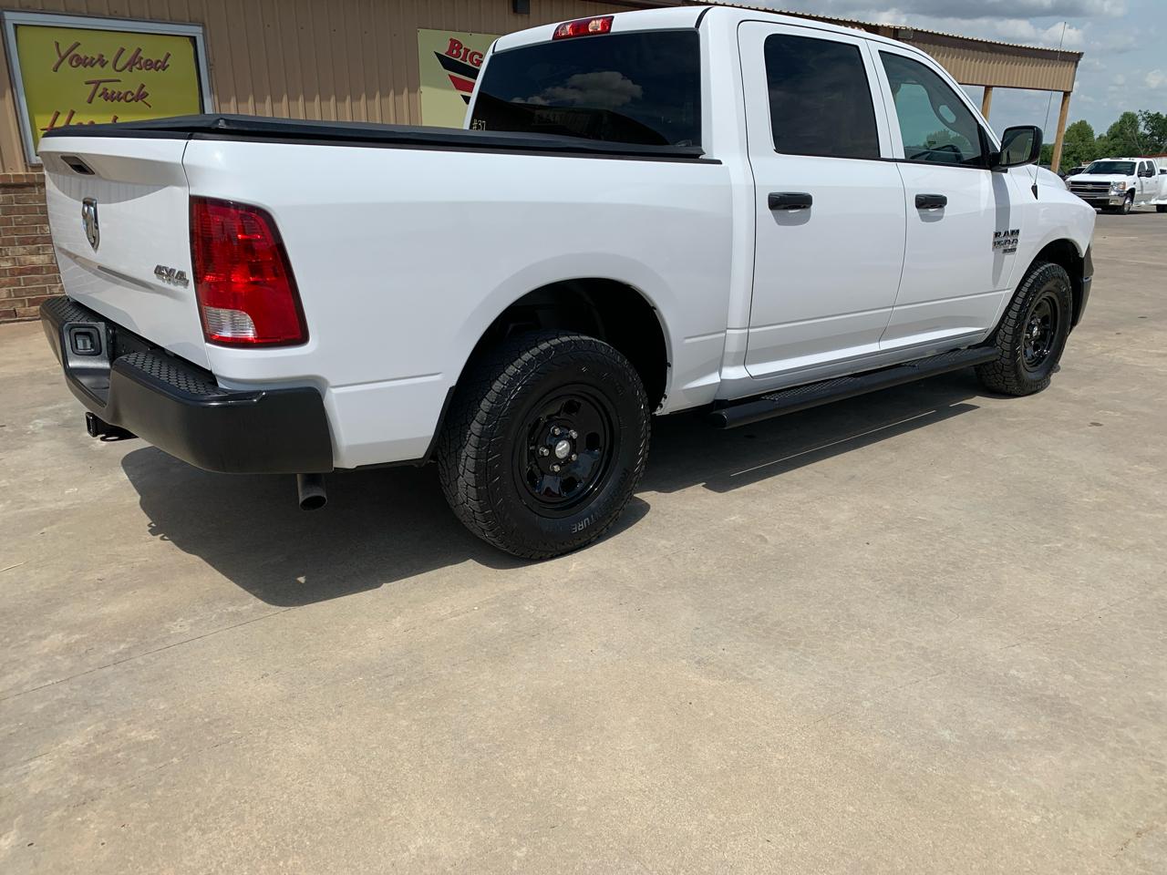 RAM 1500 Classic Tradesman 4x4 Crew Cab 5'7" Box 2021