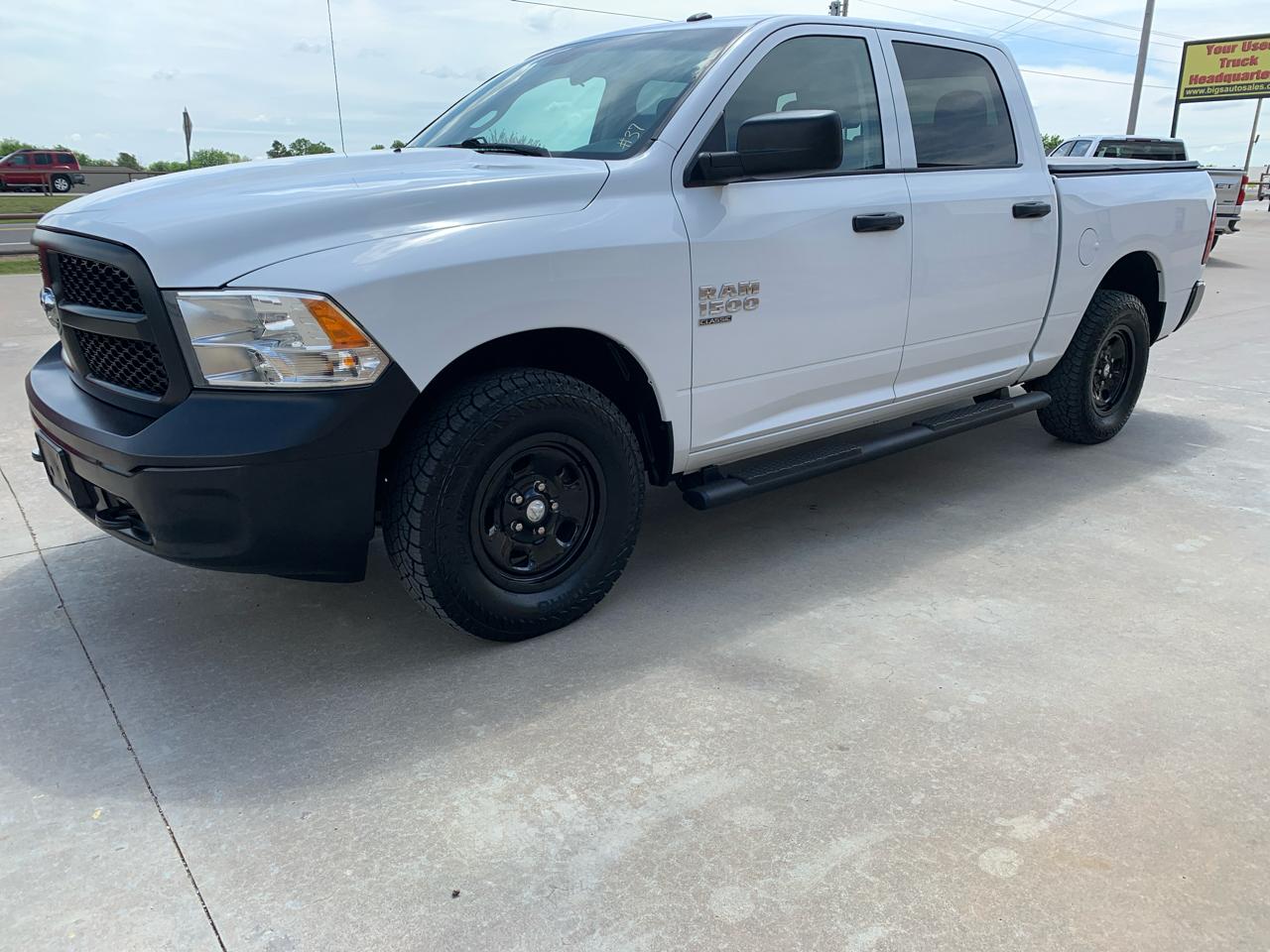 RAM 1500 Classic Tradesman 4x4 Crew Cab 5'7" Box 2021