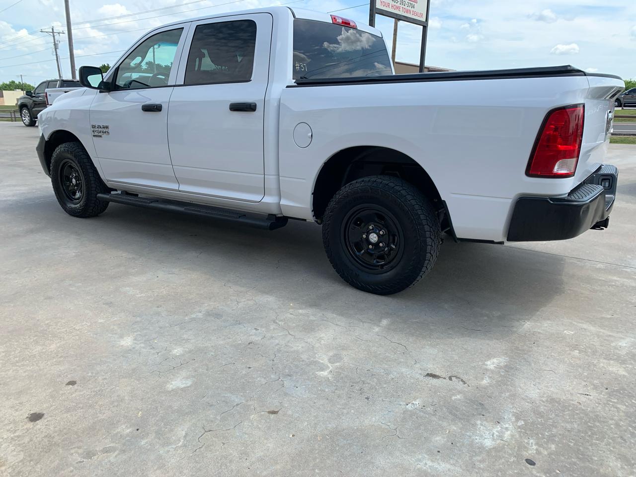 RAM 1500 Classic Tradesman 4x4 Crew Cab 5'7" Box 2021