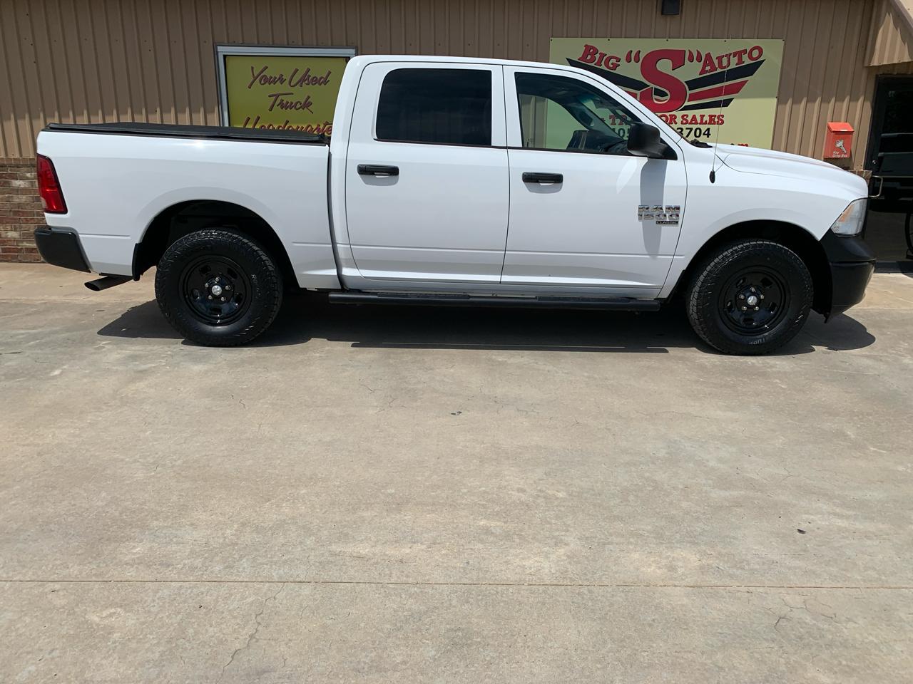 RAM 1500 Classic Tradesman 4x4 Crew Cab 5'7" Box 2021