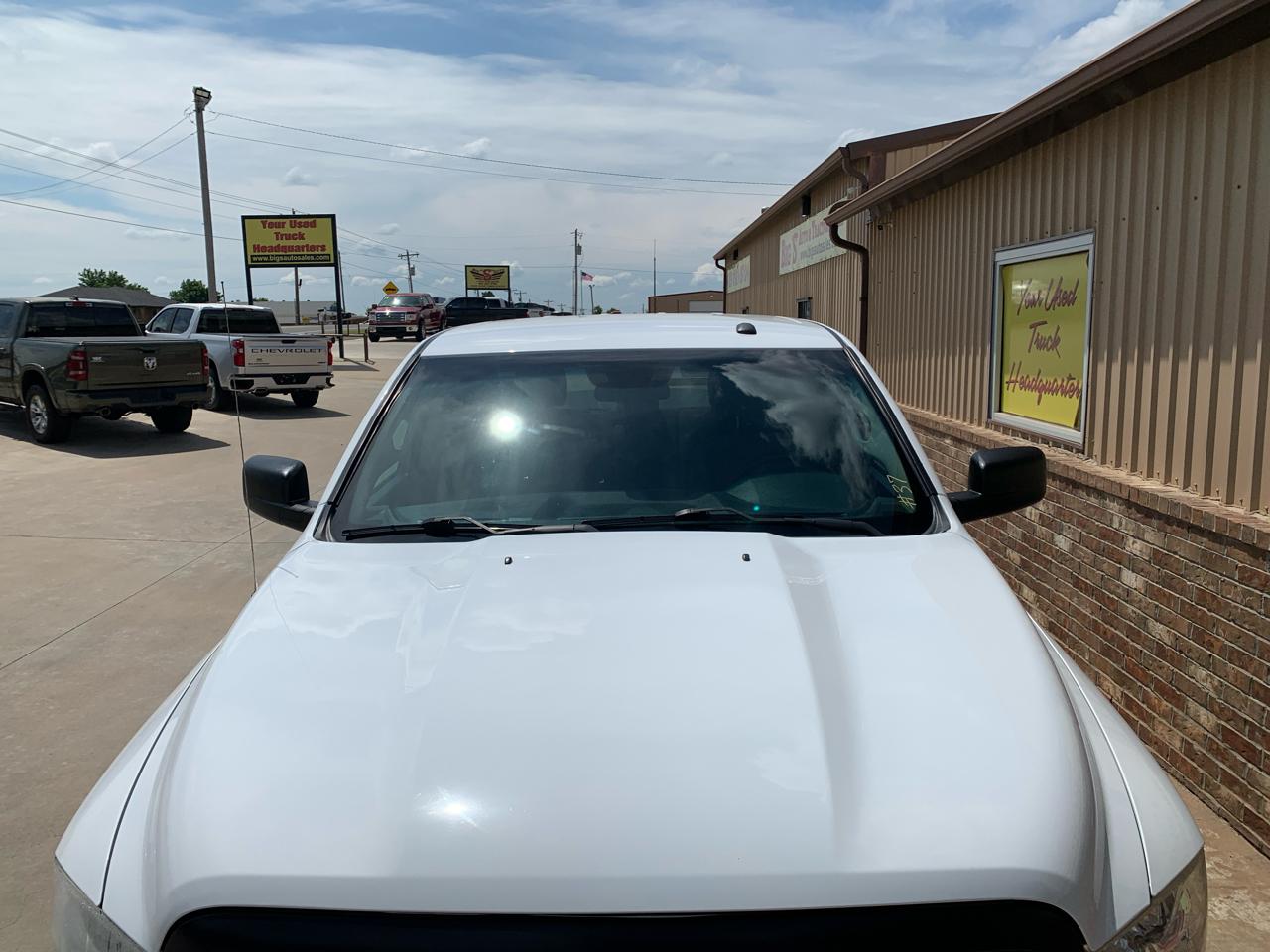 RAM 1500 Classic Tradesman 4x4 Crew Cab 5'7" Box 2021