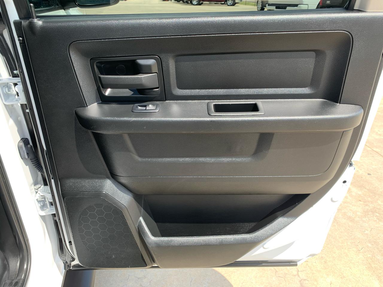 RAM 1500 Classic Tradesman 4x4 Crew Cab 5'7" Box 2021