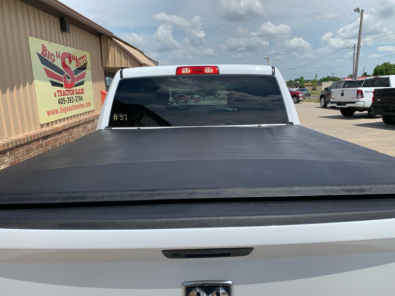 RAM 1500 Classic Tradesman 4x4 Crew Cab 5'7" Box 2021