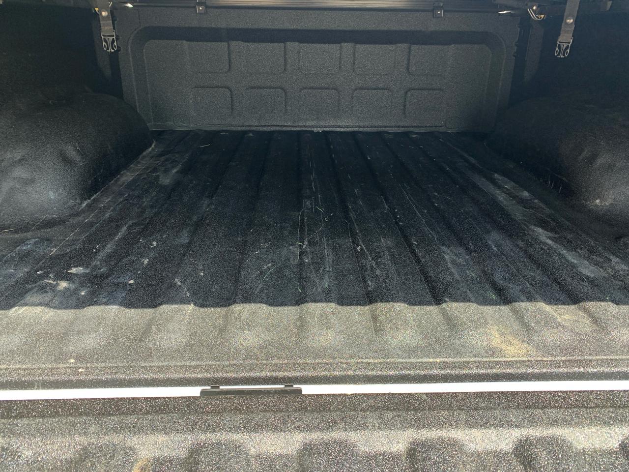 RAM 1500 Classic Tradesman 4x4 Crew Cab 5'7" Box 2021