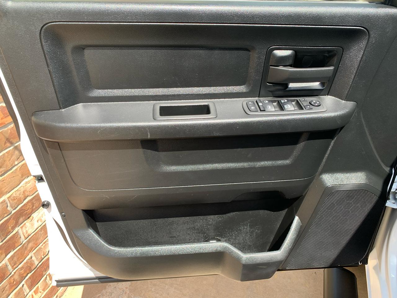 RAM 1500 Classic Tradesman 4x4 Crew Cab 5'7" Box 2021
