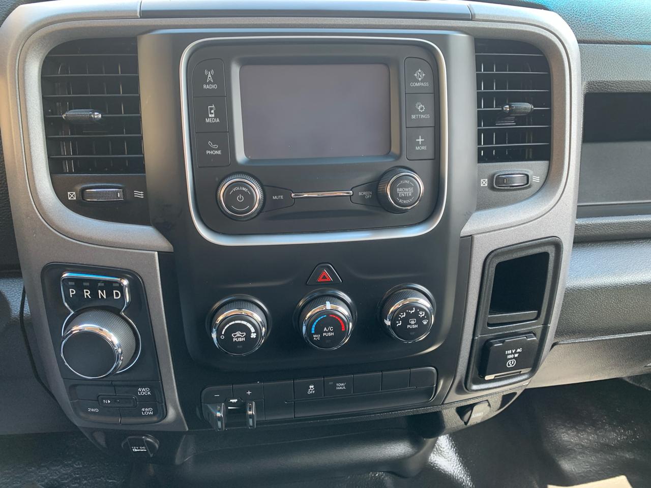 RAM 1500 Classic Tradesman 4x4 Crew Cab 5'7" Box 2021