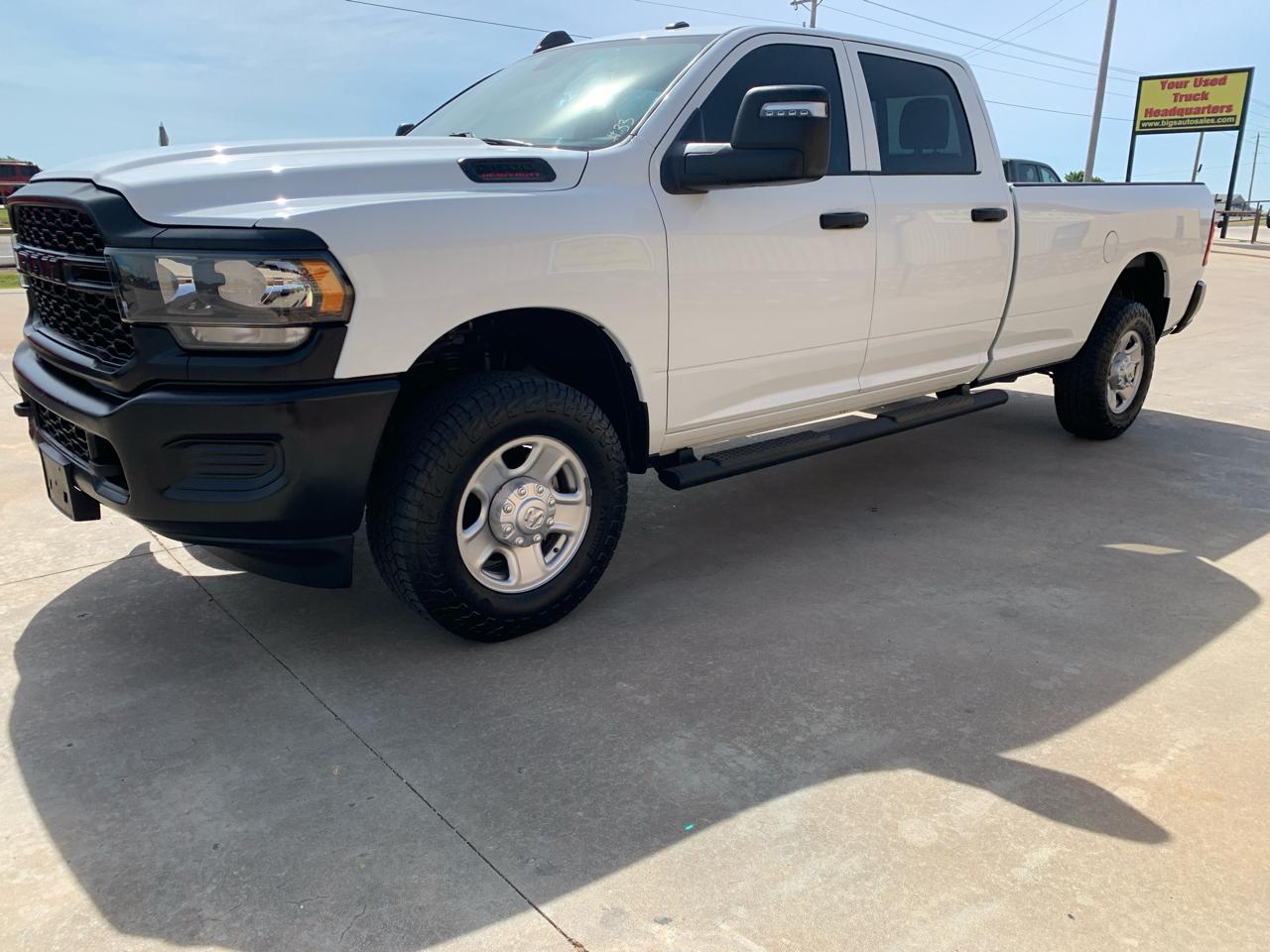 RAM 2500 Tradesman 4x4 Crew Cab 8' Box 2023