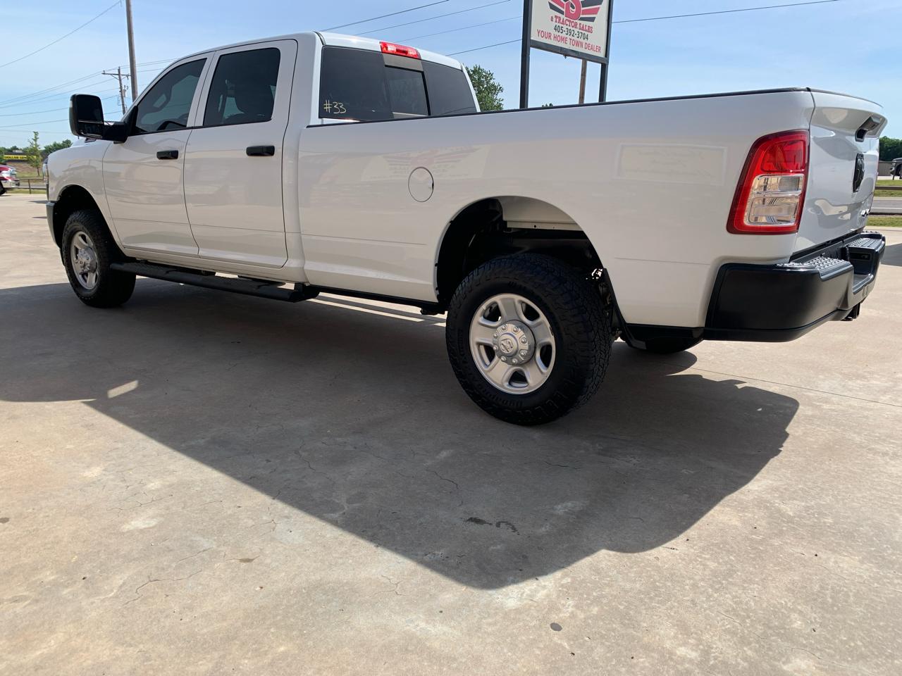 RAM 2500 Tradesman 4x4 Crew Cab 8' Box 2023