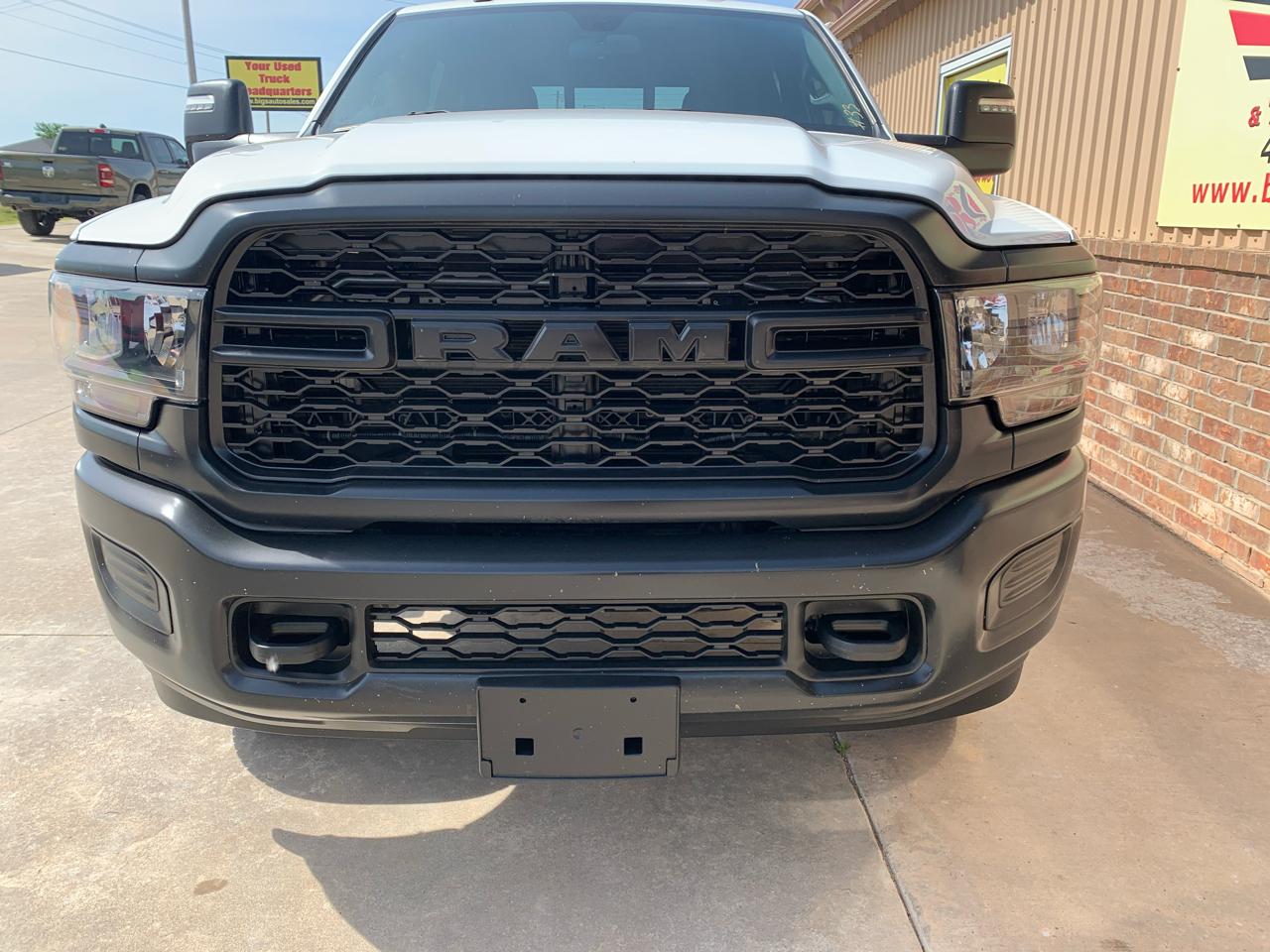 RAM 2500 Tradesman 4x4 Crew Cab 8' Box 2023