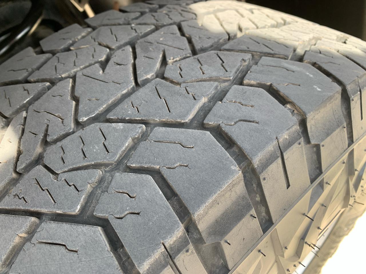 RAM 2500 Tradesman 4x4 Crew Cab 8' Box 2023