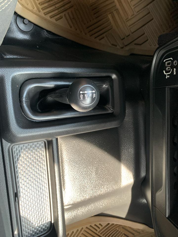 RAM 2500 Tradesman 4x4 Crew Cab 8' Box 2023