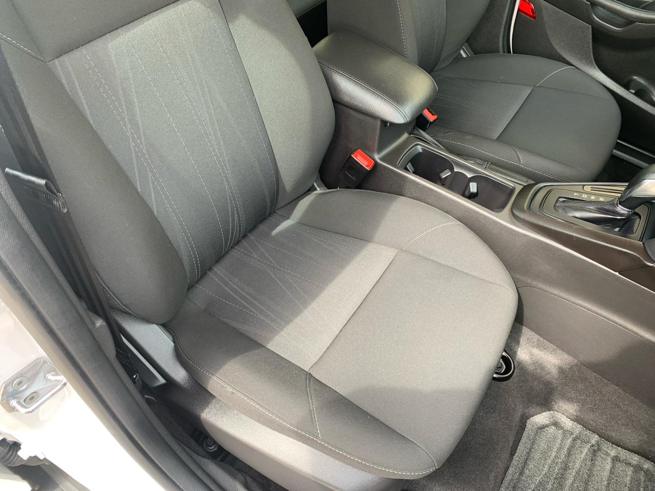 Ford Focus SE Sedan 2018