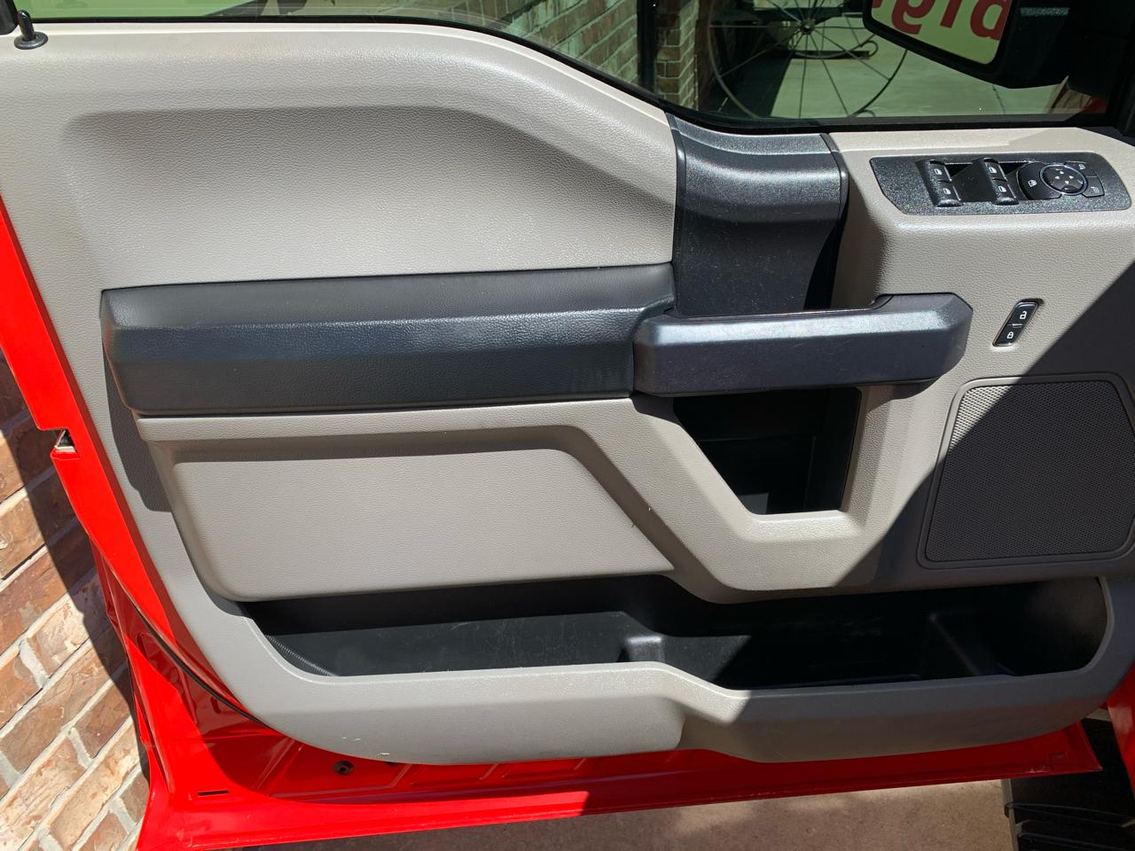 Ford F-150 2WD SuperCrew 145" STX 2020