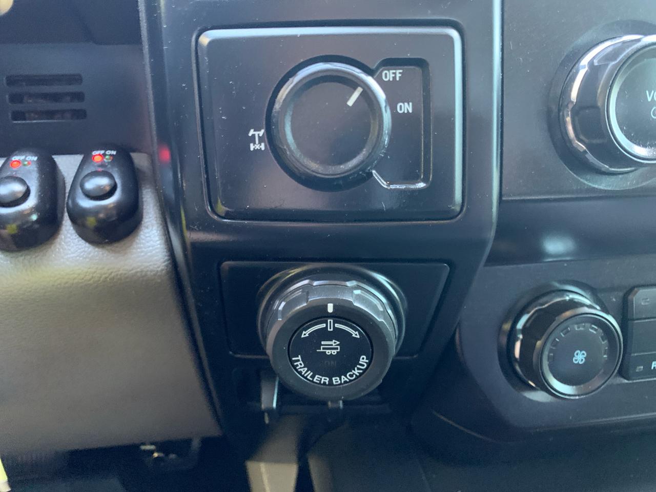 Ford F-150 2WD SuperCrew 145" STX 2020