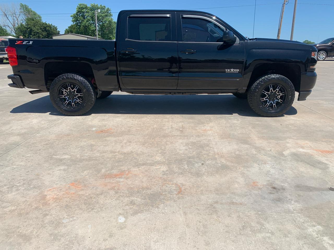 Chevrolet Silverado 1500 4WD Crew Cab 143.5" LT w/2LT 2018