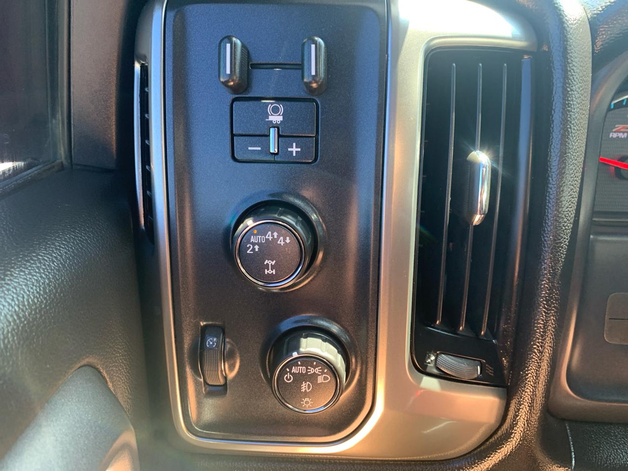 Chevrolet Silverado 1500 4WD Crew Cab 143.5" LT w/2LT 2018