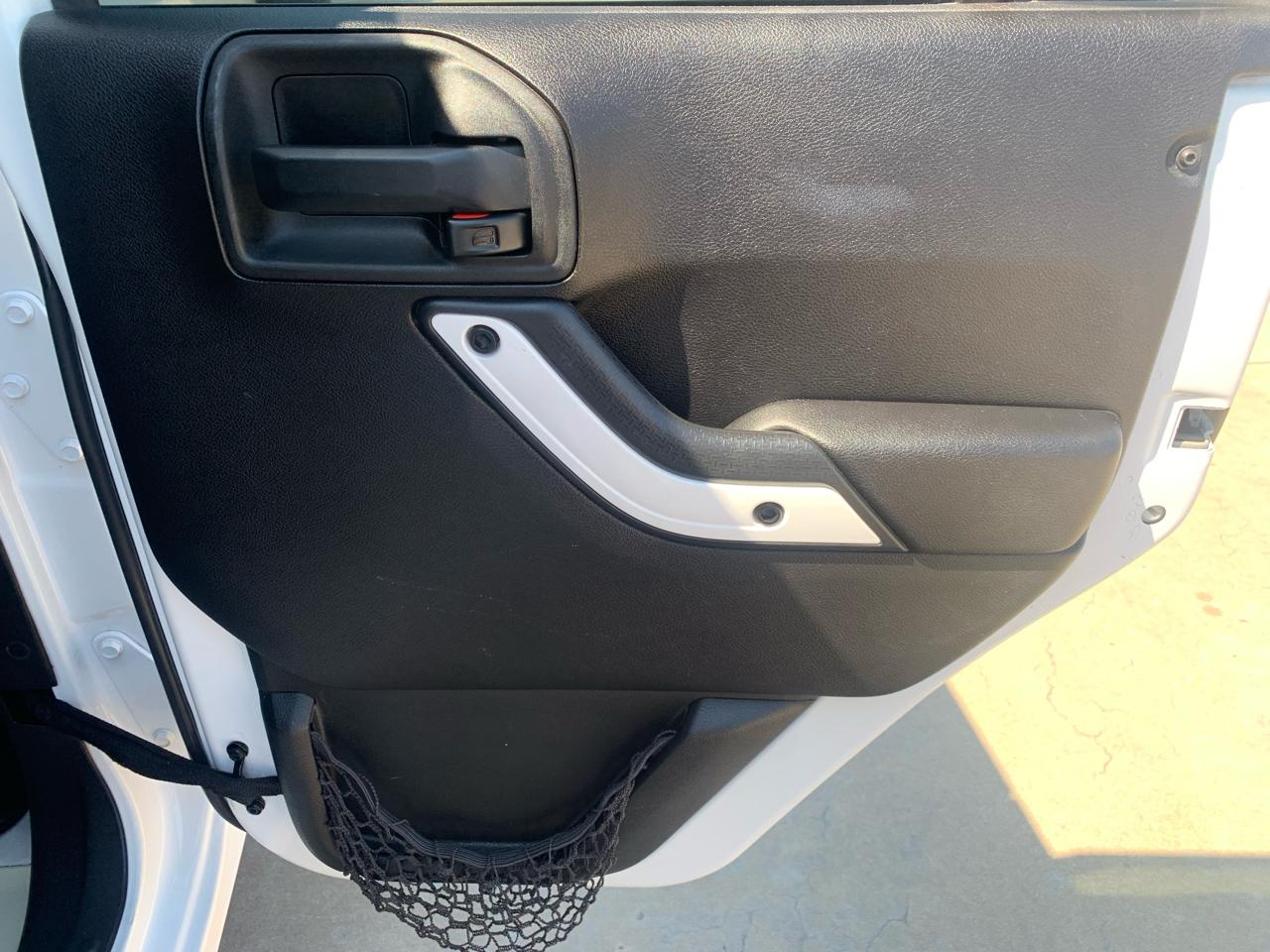 Jeep Wrangler Sahara  2015