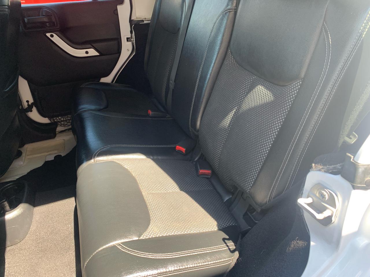 Jeep Wrangler Sahara  2015