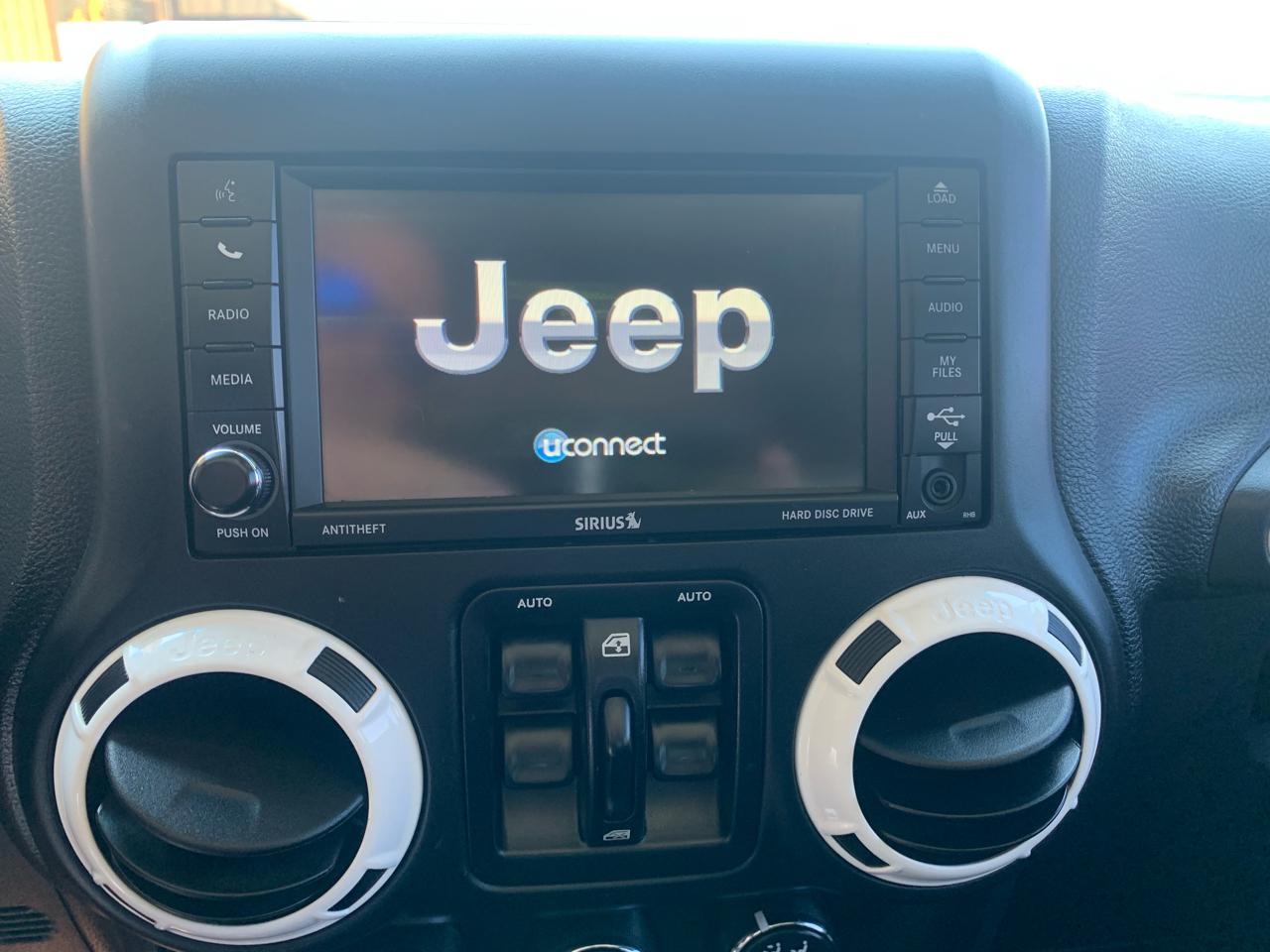 Jeep Wrangler Sahara  2015