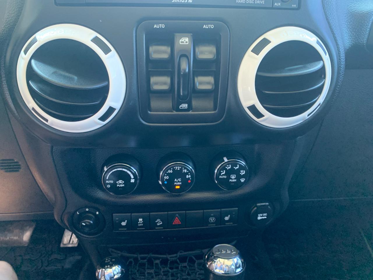 Jeep Wrangler Sahara  2015