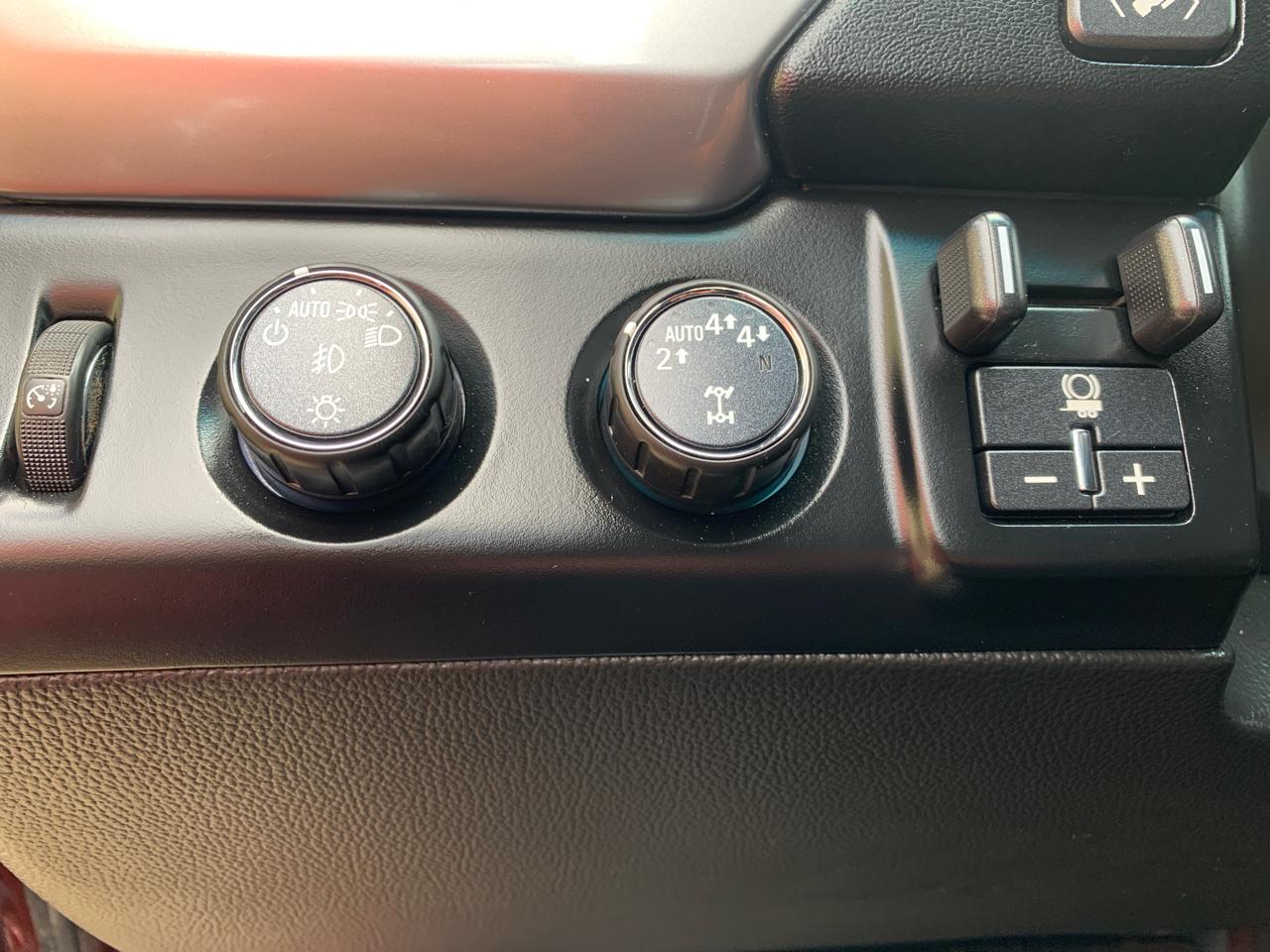 Chevrolet Suburban 4WD 4dr 1500 Premier 2018