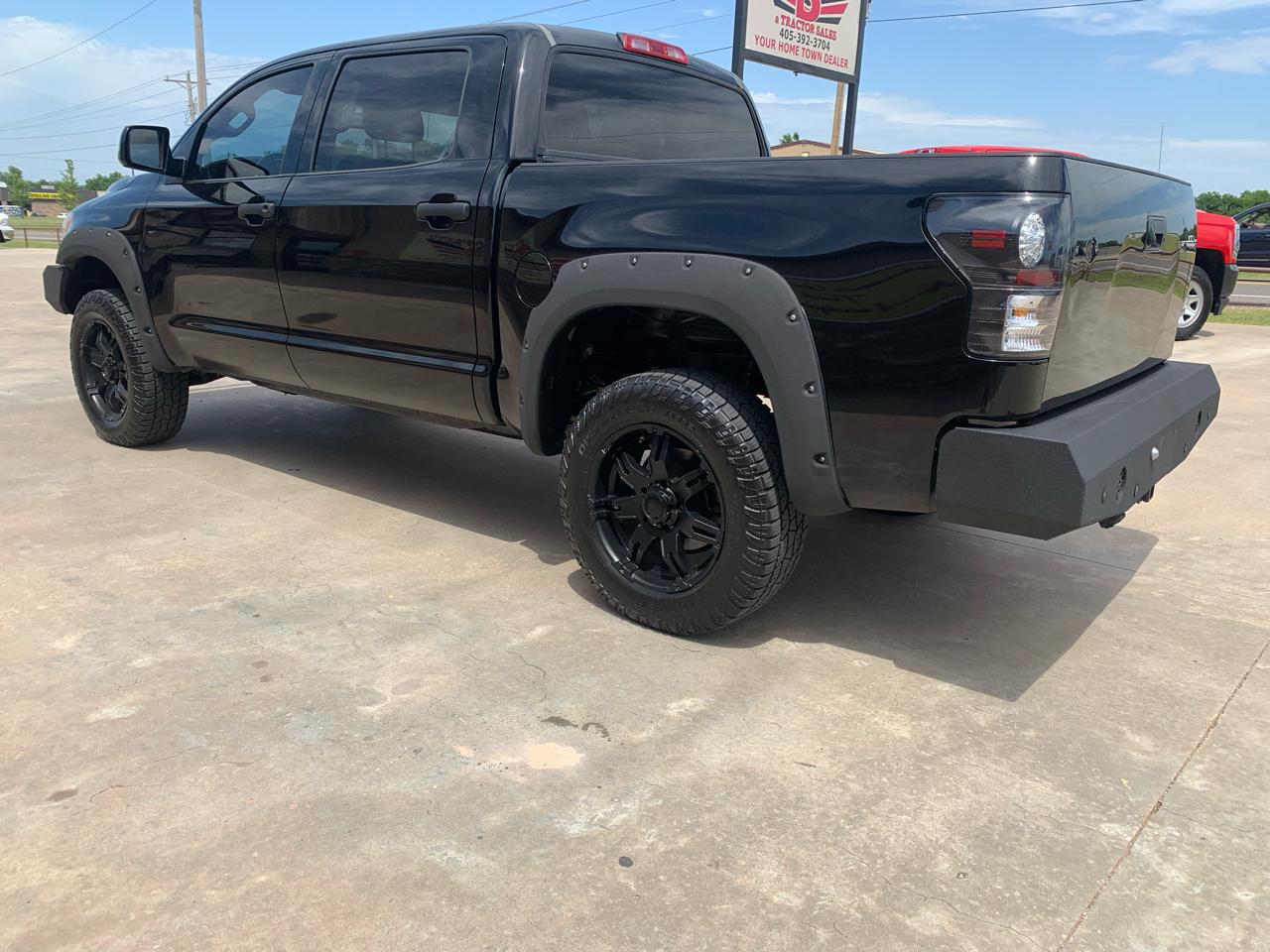 Toyota Tundra 4WD Truck CrewMax 5.7L FFV V8 6-Spd AT LTD (Natl) 2011