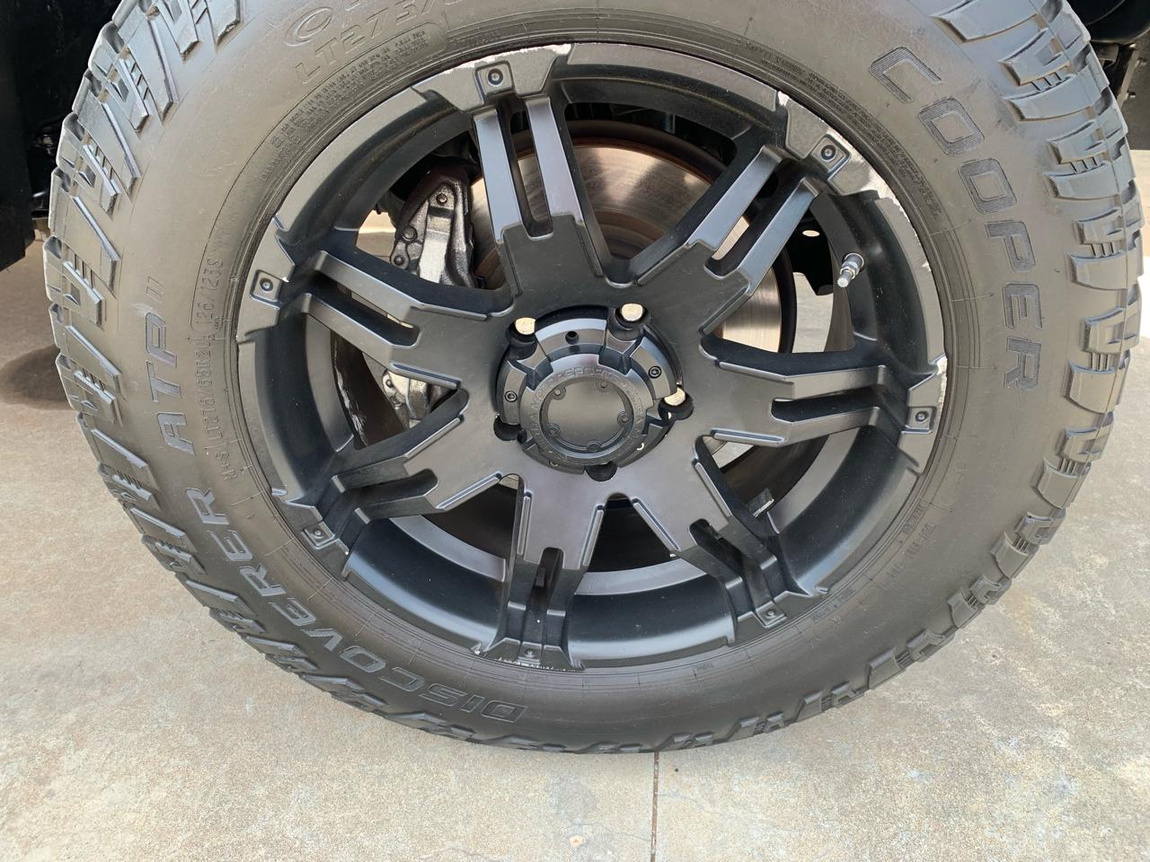 Toyota Tundra 4WD Truck CrewMax 5.7L FFV V8 6-Spd AT LTD (Natl) 2011