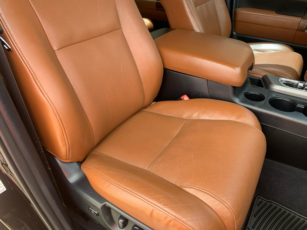 Toyota Tundra 4WD Truck CrewMax 5.7L FFV V8 6-Spd AT LTD (Natl) 2011