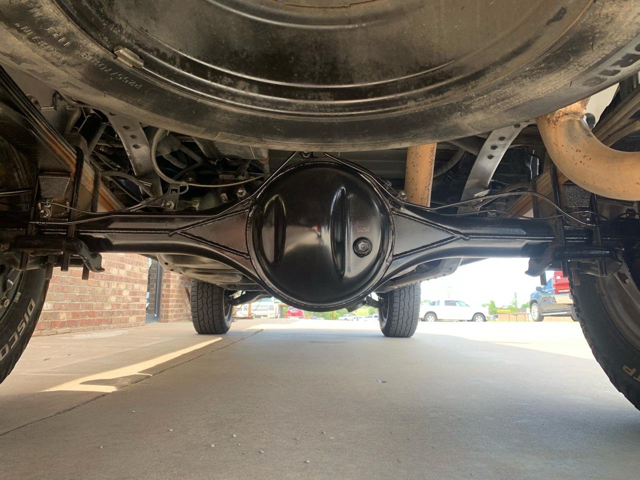 Toyota Tundra 4WD Truck CrewMax 5.7L FFV V8 6-Spd AT LTD (Natl) 2011