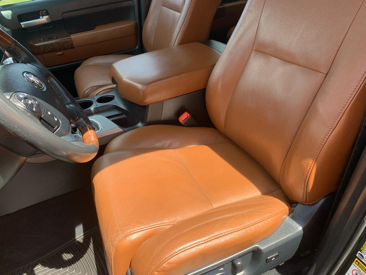 Toyota Tundra 4WD Truck CrewMax 5.7L FFV V8 6-Spd AT LTD (Natl) 2011