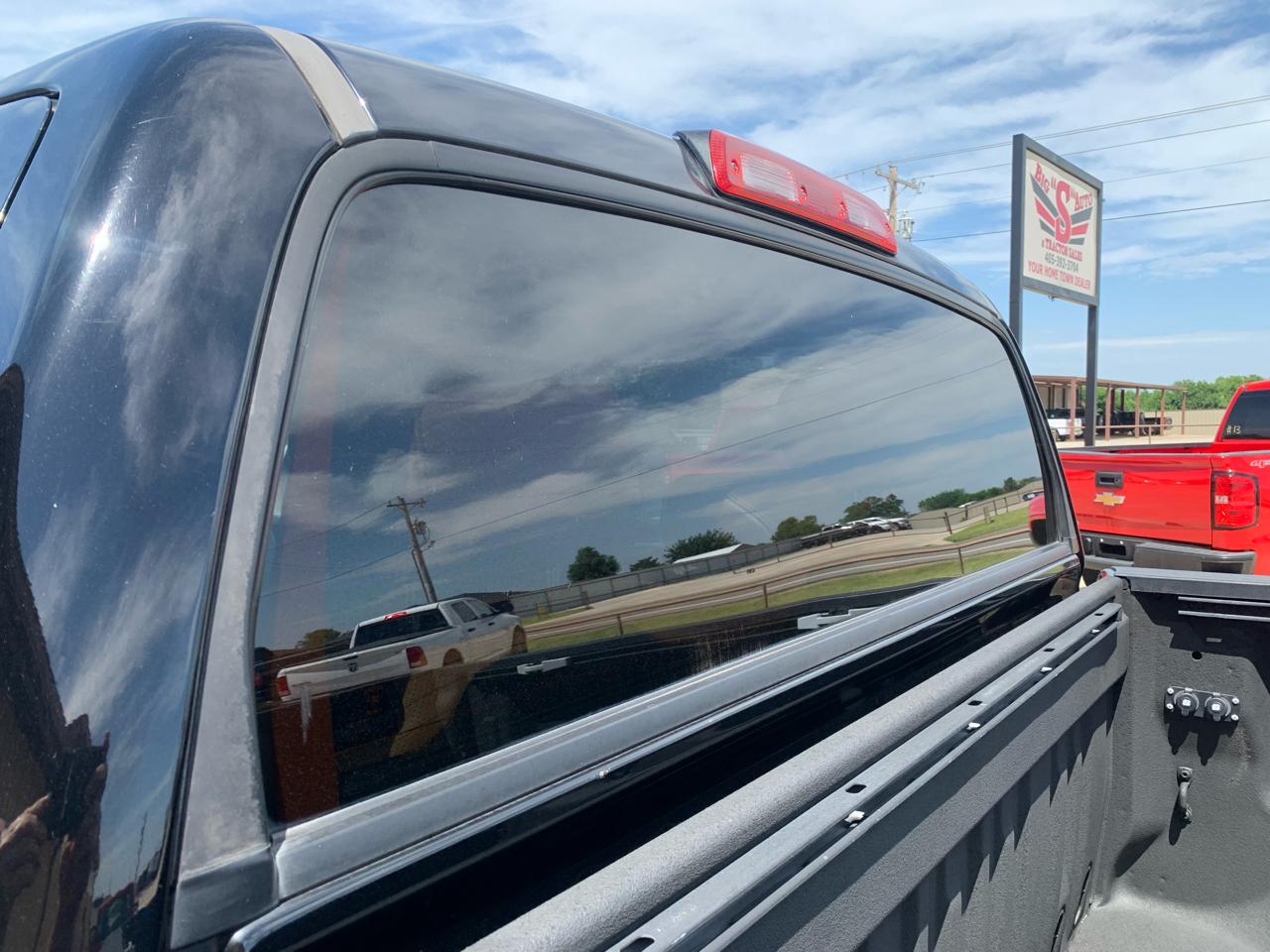 Toyota Tundra 4WD Truck CrewMax 5.7L FFV V8 6-Spd AT LTD (Natl) 2011